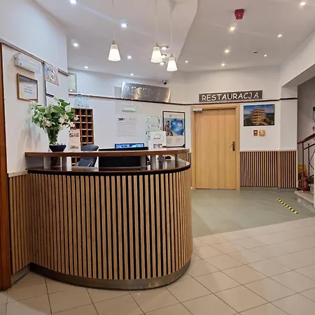 Hotel *** Nat 3*
