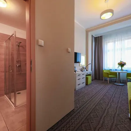 Hotel *** Nat Zdrój 3*